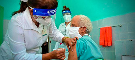 Intervención sanitaria en Cuba: 442 395 cubanos ya recibieron la primera dosis de Abdala