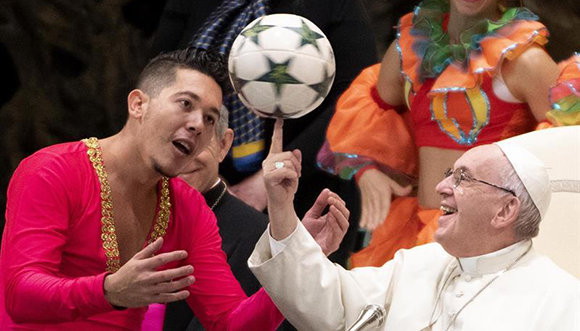Papa Francisco reconoce belleza del Circo de Cuba