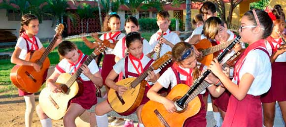 La enseñanza artística con la Patria en el corazón